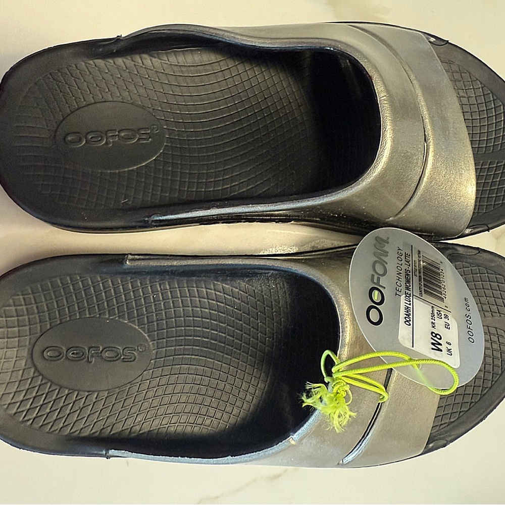 Oofos Silver and Black Slide Sandals BRAND NEW WITH TAGS! WOMENS SIZE 8